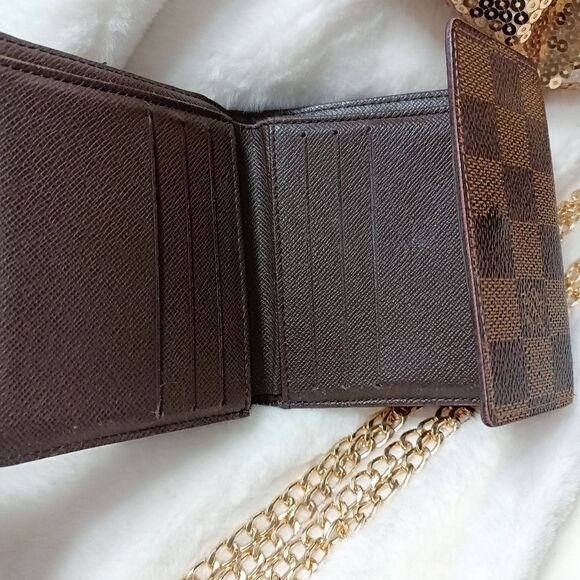 Authentic Louis Vuitton Elise Wallet Good used vintage condition.  Signs… - Picture 6 of 16